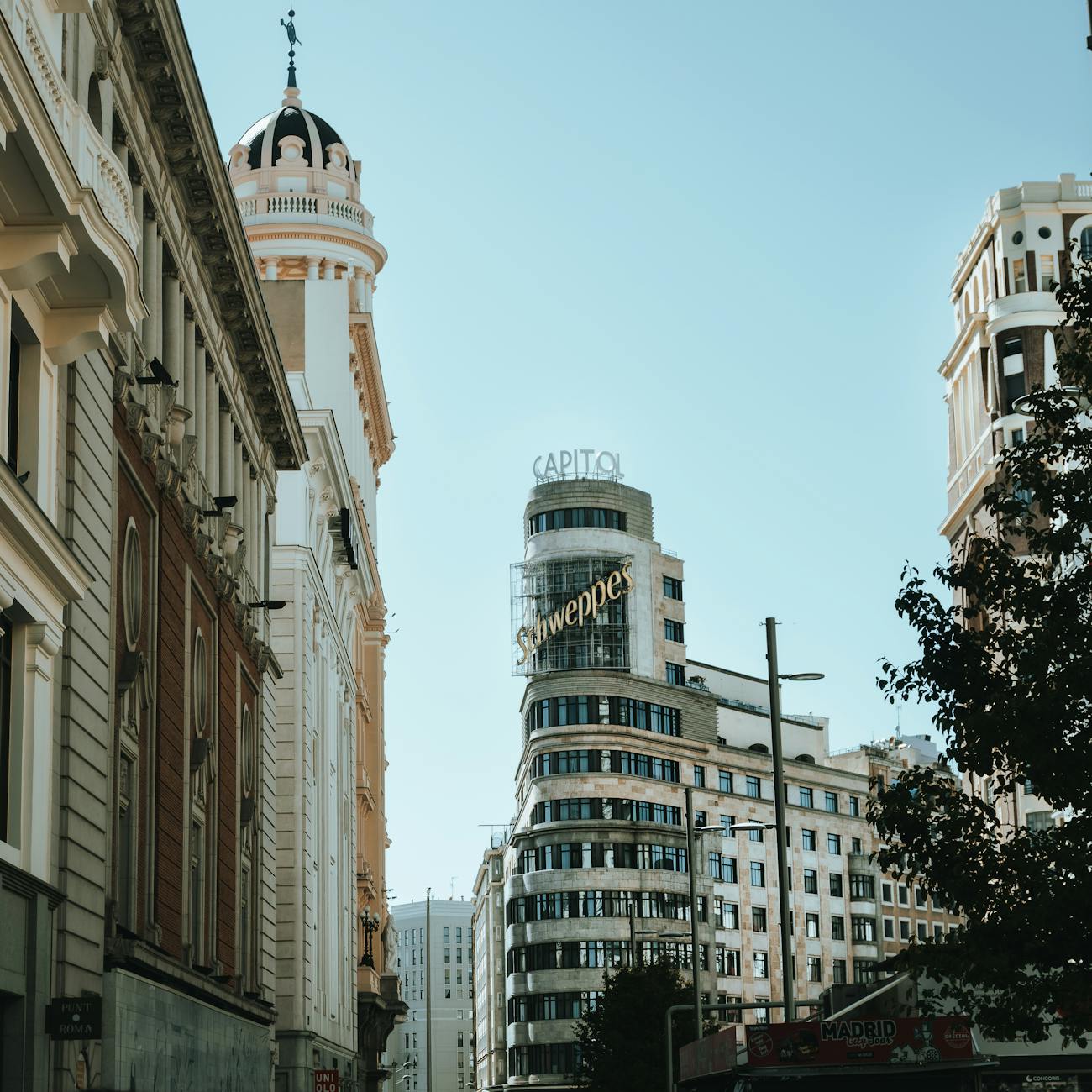Syndicated Loans and Loan Markets