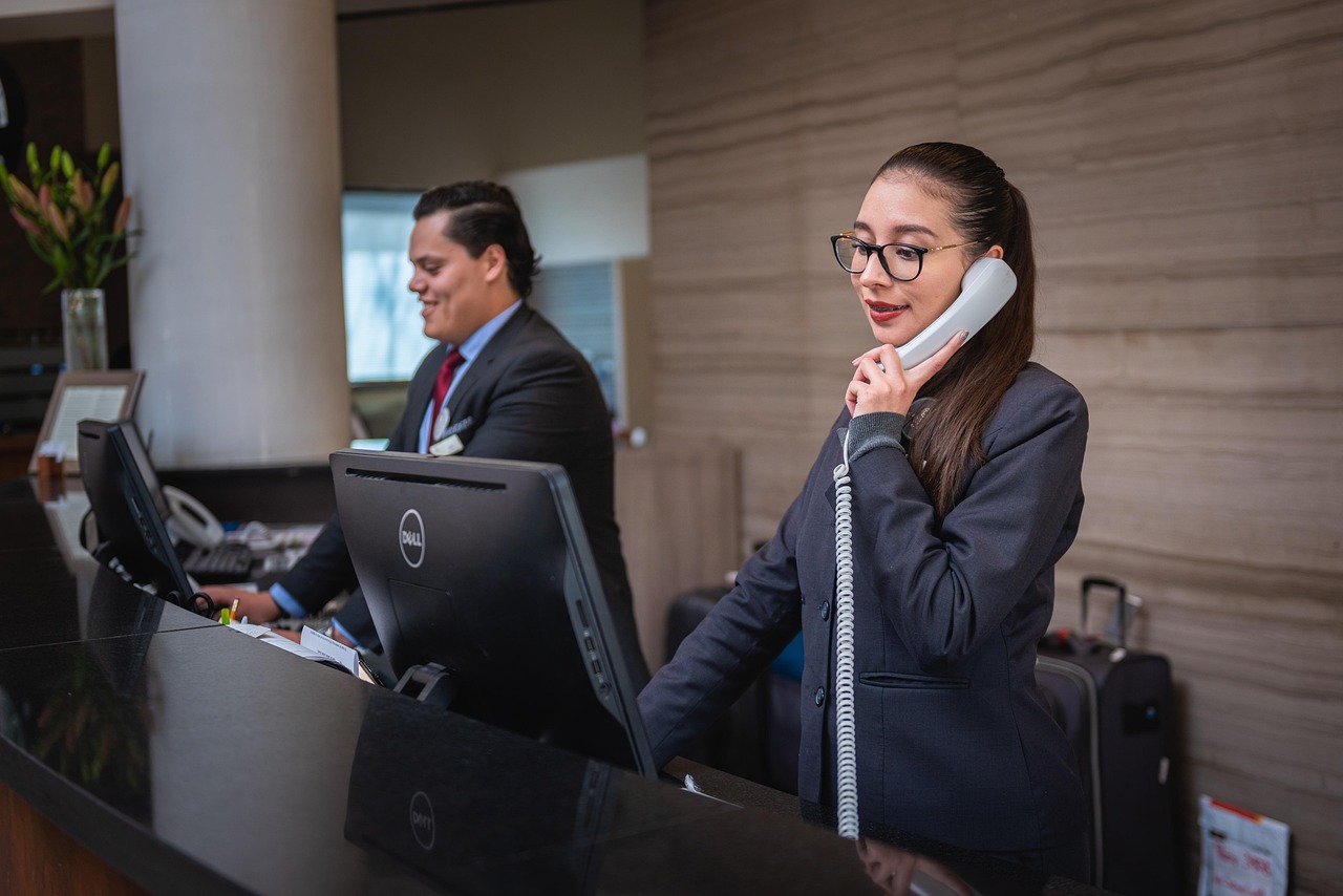 Effective Communication with Customers