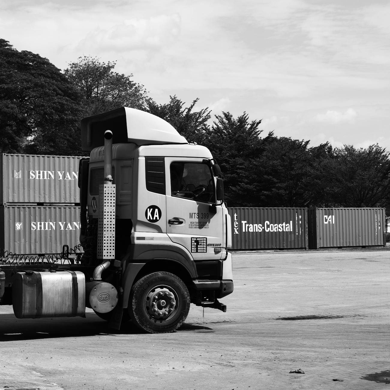 Transportation and Distribution in Urban Warfare