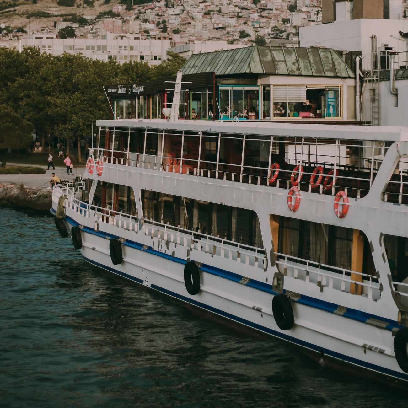 Dining Options on Cruise Ships  